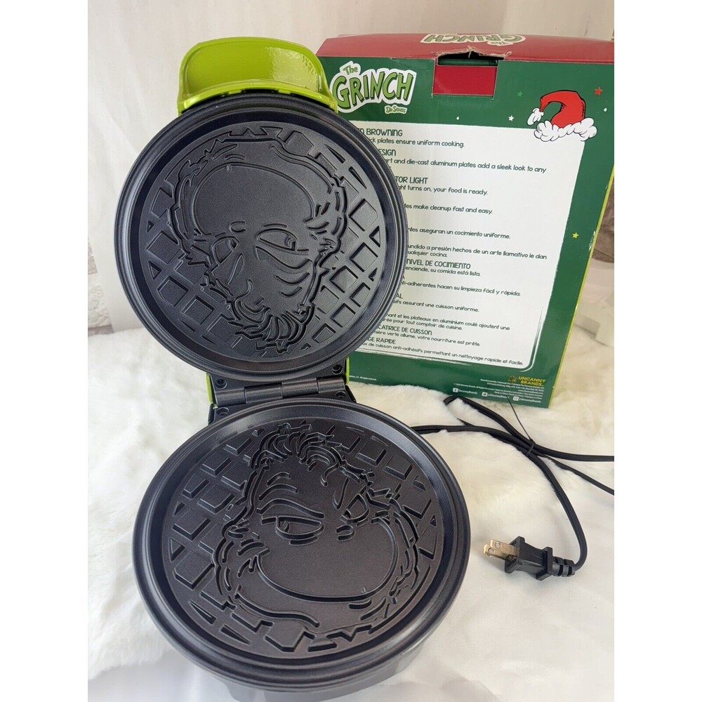 New Grinch waffle maker, Dr Seuss - Picture 8 of 9